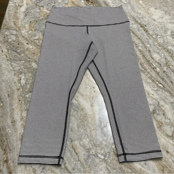 LULULEMON Wunder Under Crop Leggings 21" in Gingham - Picture 5 of 8